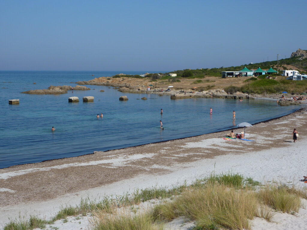La spiaggia di Capo Comino. Credits: Rbannarita.