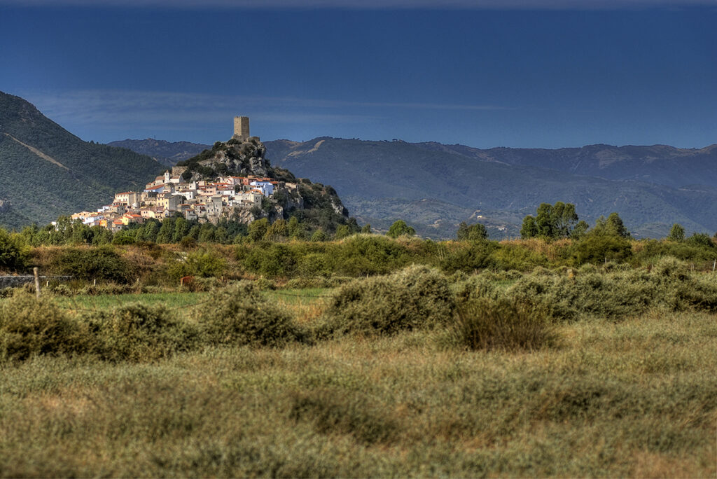 Veduta del borgo di Posada.